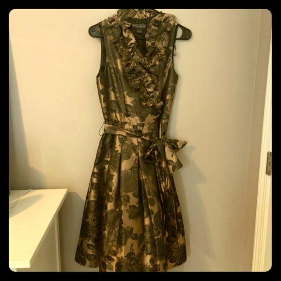 Evening Dress - Picture 1 of 2